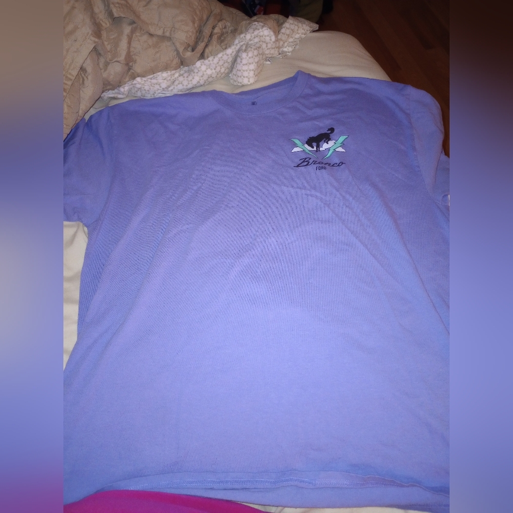 FORD BRONCO LICENSED TSHIRT SZ XL (ONE WILD RIDE) WOMENS